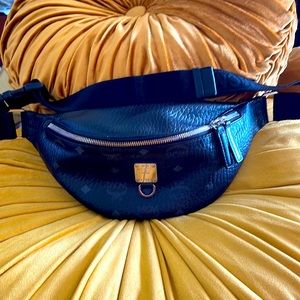 Black MCM Visetos belt bag🖤